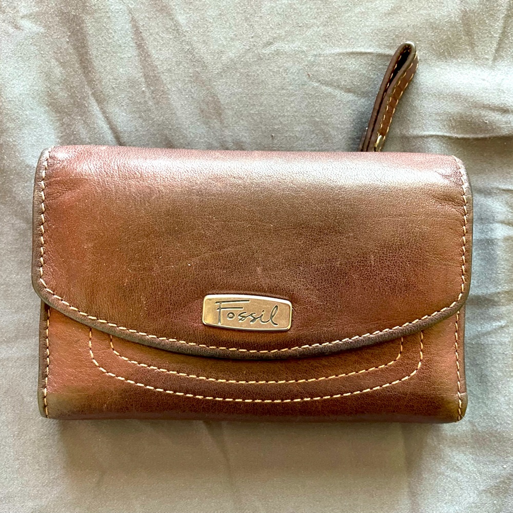 Fossil - Brown Leather Wallet - Gently Used